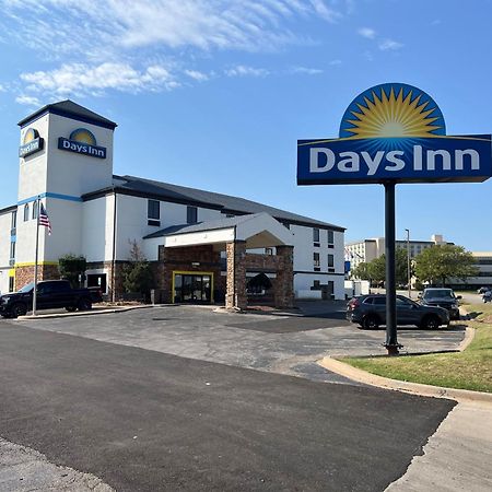 Days Inn By Wyndham Tulsa Central Ngoại thất bức ảnh