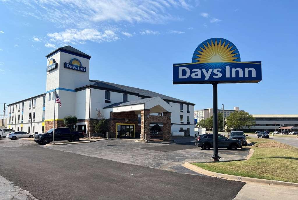 Days Inn By Wyndham Tulsa Central Ngoại thất bức ảnh