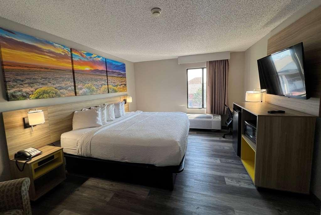 Days Inn By Wyndham Tulsa Central Phòng bức ảnh