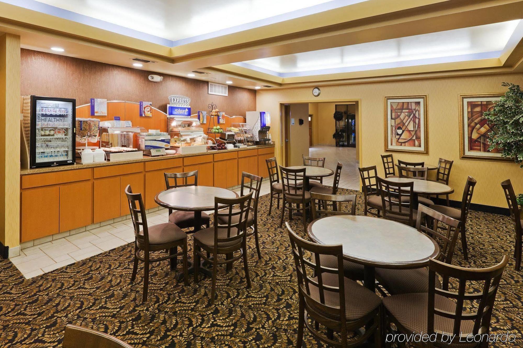 Days Inn By Wyndham Tulsa Central Ngoại thất bức ảnh