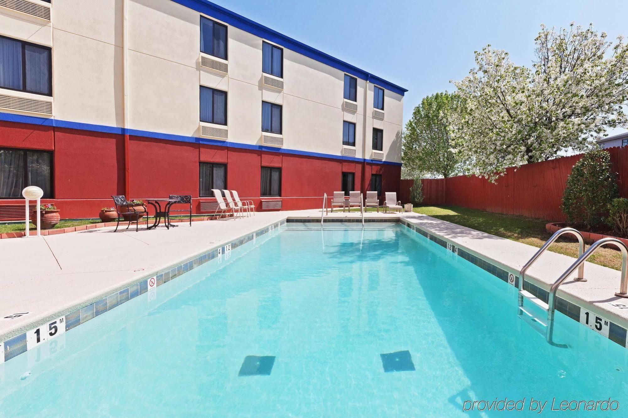 Days Inn By Wyndham Tulsa Central Ngoại thất bức ảnh